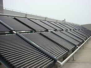 ���ϵ��ıO(ji��n)�z̫��ܟ�ˮ����ϵ�y(t��ng)�ֲ����b�D